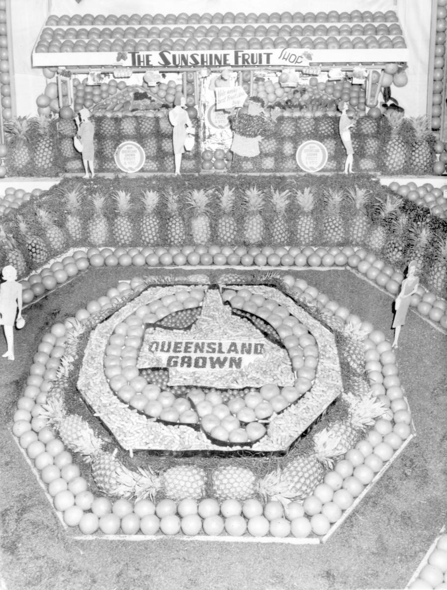 Palmwoods and district fruit exhibit at the Royal National Show, Brisbane, 1964