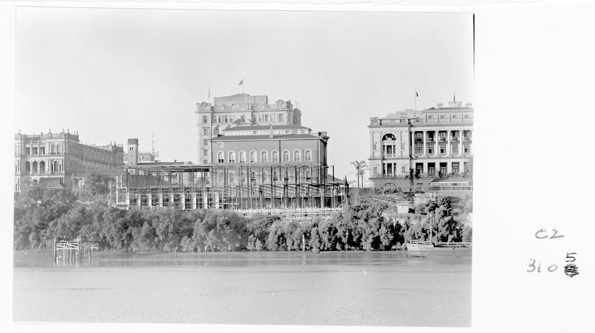 Construction of extensions to the State Library of Queensland on William St - Brisbane, 1959