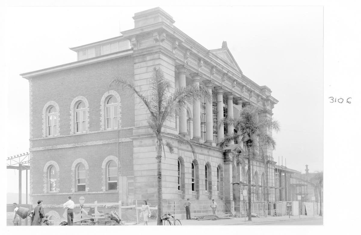 Construction of extensions to the State Library of Queensland on William St - Brisbane, 1959