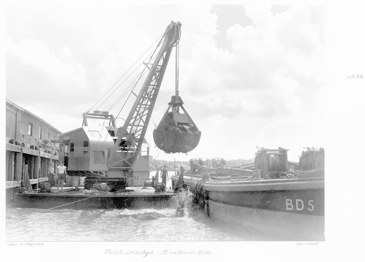 Grab dredge, Brisbane River, March 1955