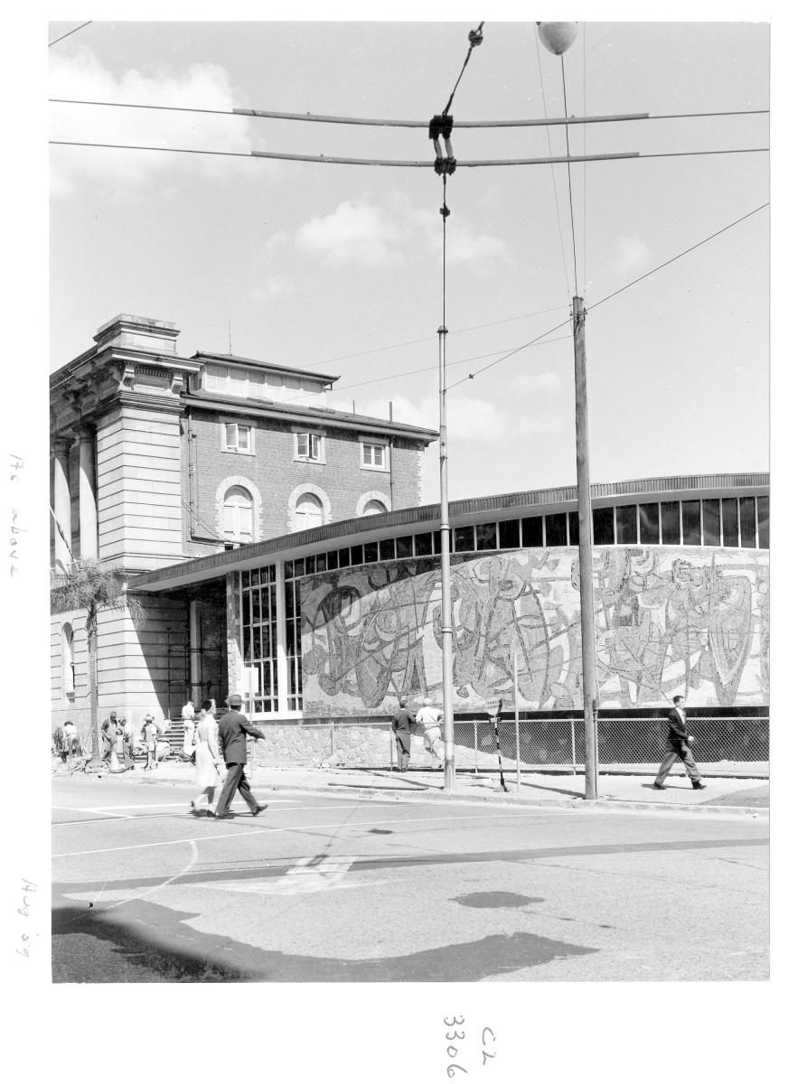 Construction of Centennial Hall, an extension to the State Library of Queensland on William St - Brisbane, August 1959