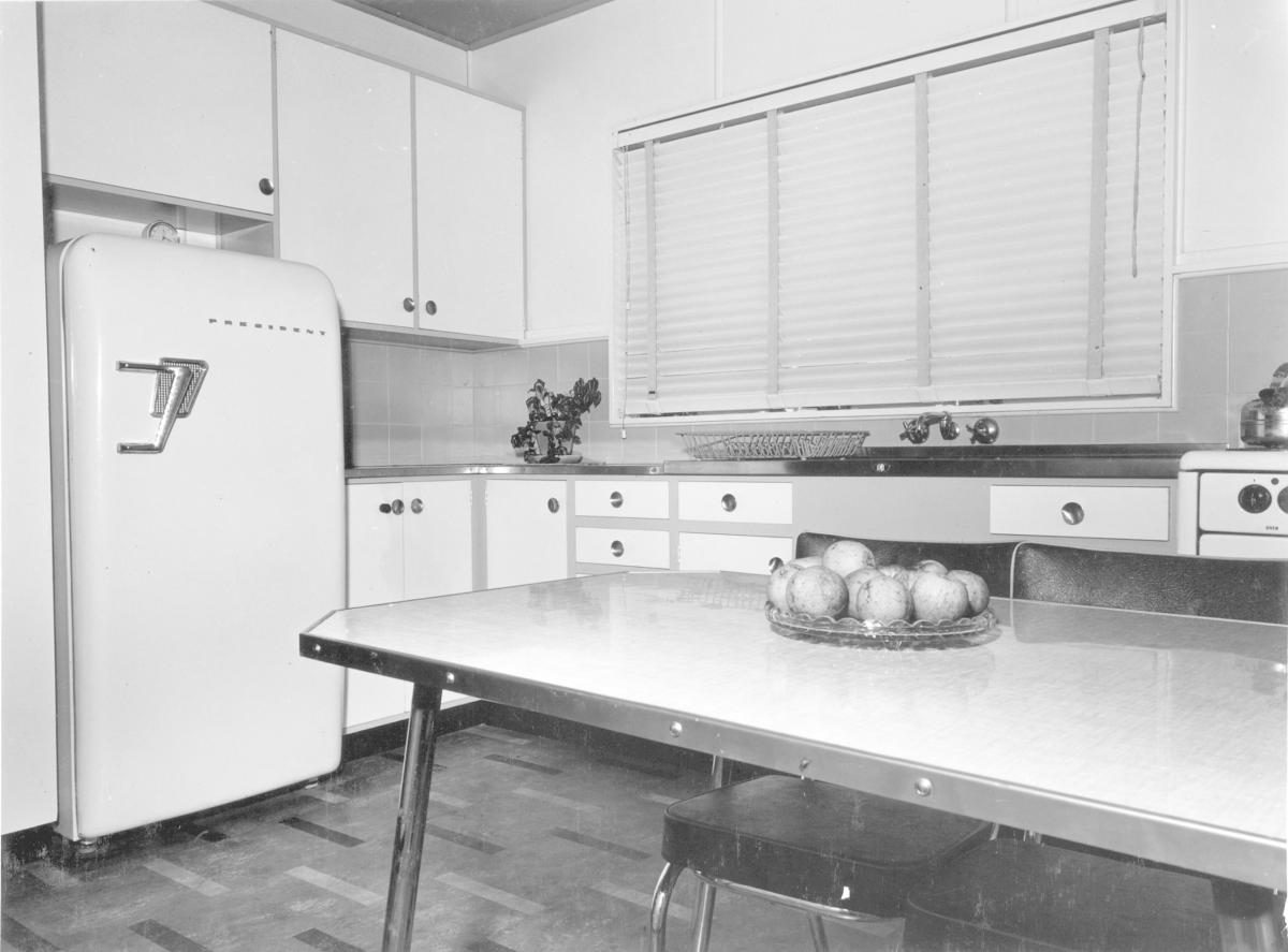 Interior of Housing Commission dwelling, Ashgrove - Brisbane, October 1955