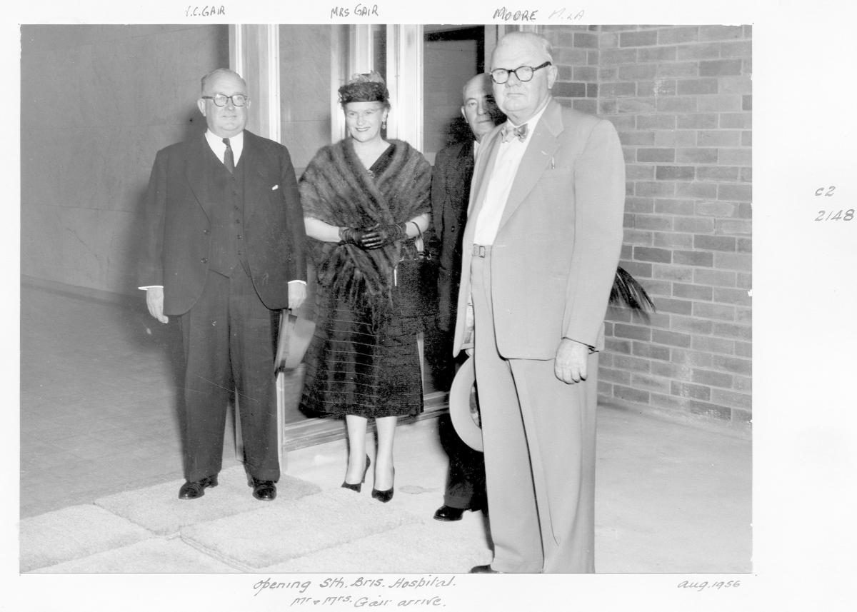 The Premier of Queensland, the Hon Vincent Clair Gair and Mrs Gair arriving at the opening of the South Brisbane Hospital - Brisbane, August 1956