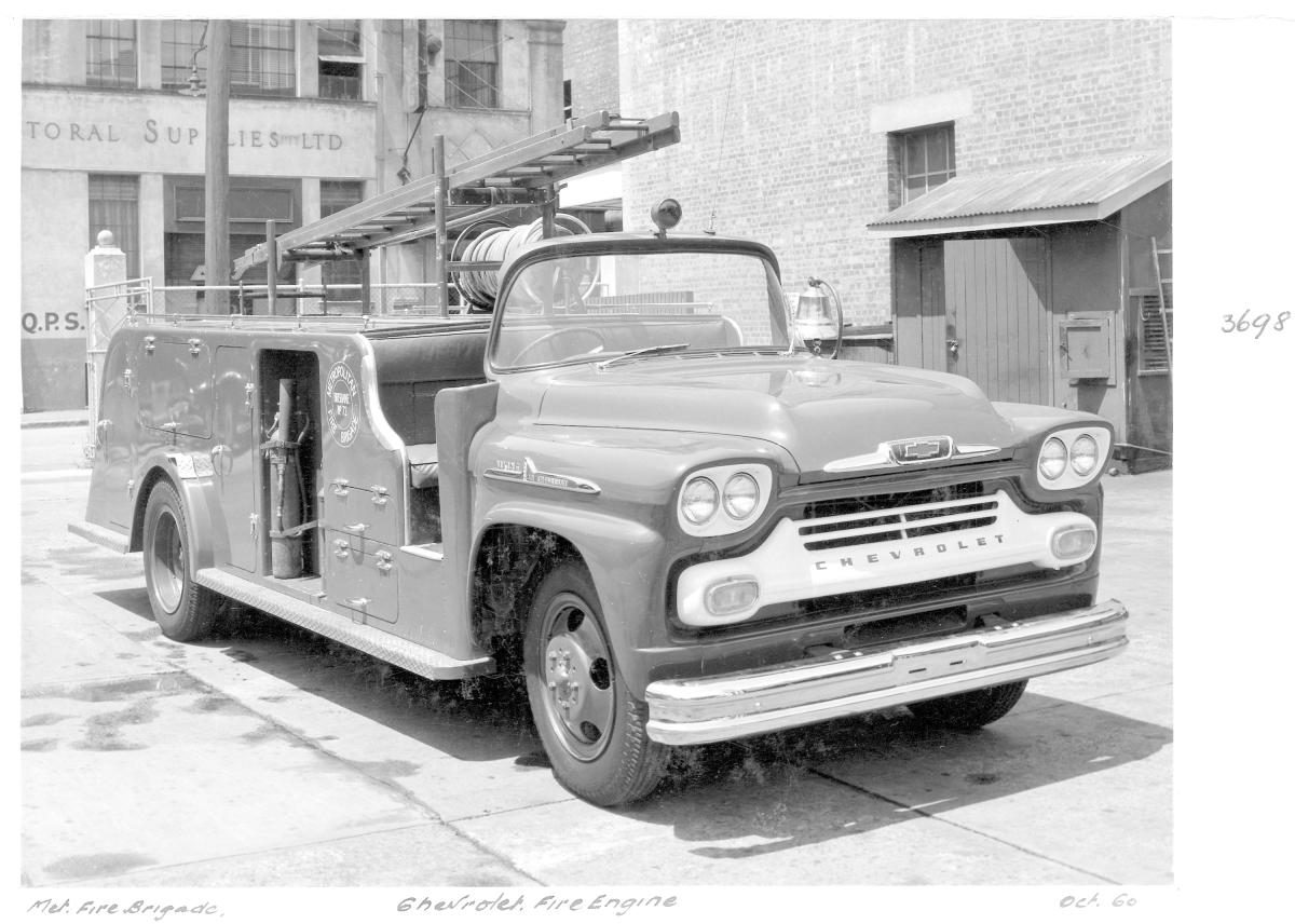 Metropolitan Fire Brigade Chevrolet fire engine - Brisbane, October 1960