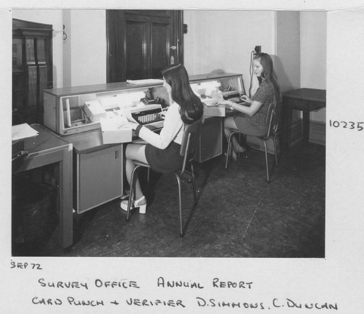 Survey Office Annual Report card punch and verifier, Ms D Simmons and Ms C Duncan - Brisbane, September 1972