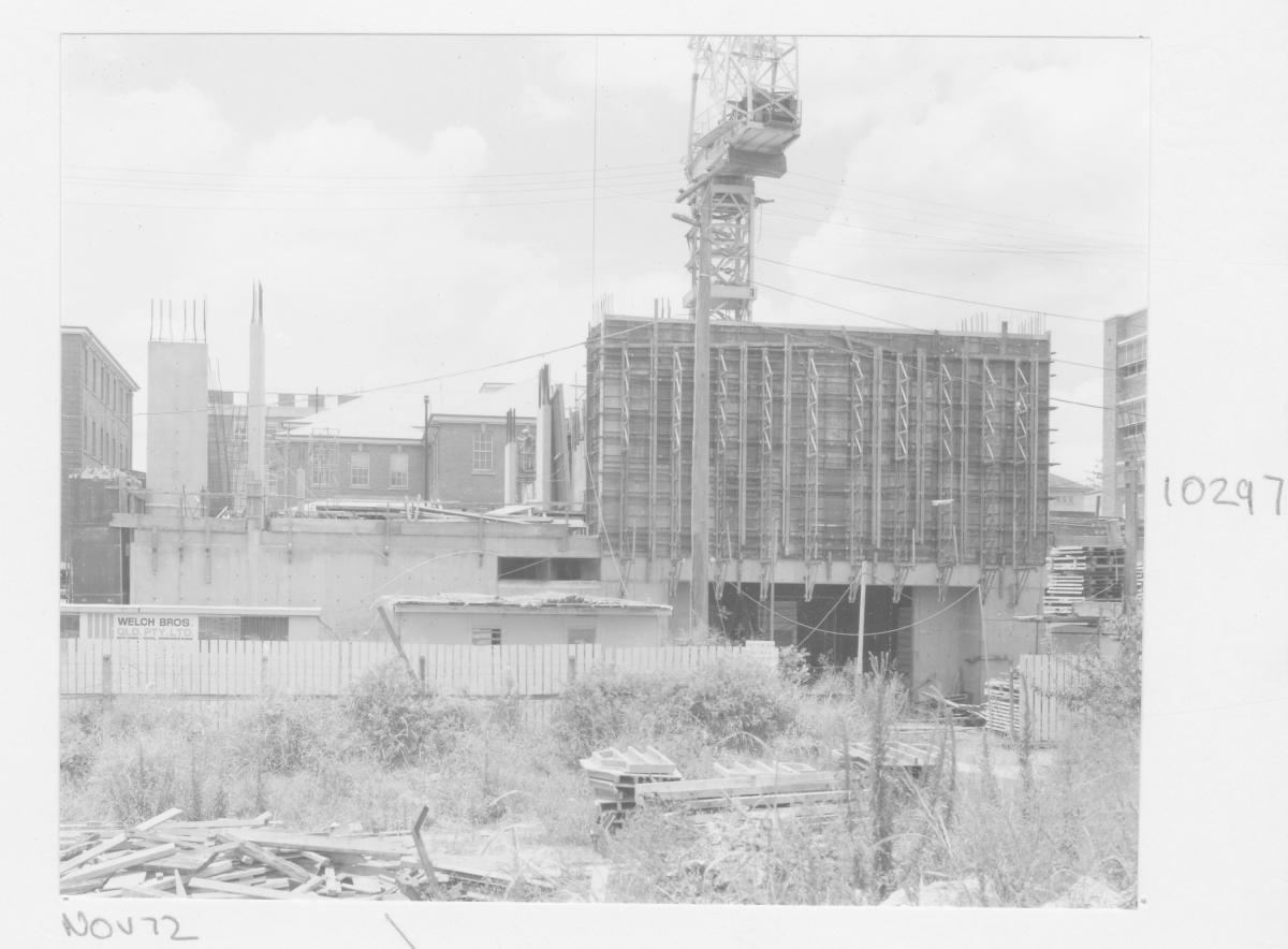 Construction of the Queensland Institute of Technology (QIT) Paramedical School - Brisbane, November 1972