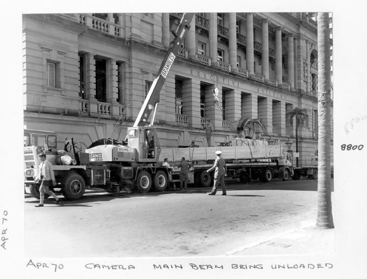 Camera main beam being unloaded, William Street, Brisbane, April 1970