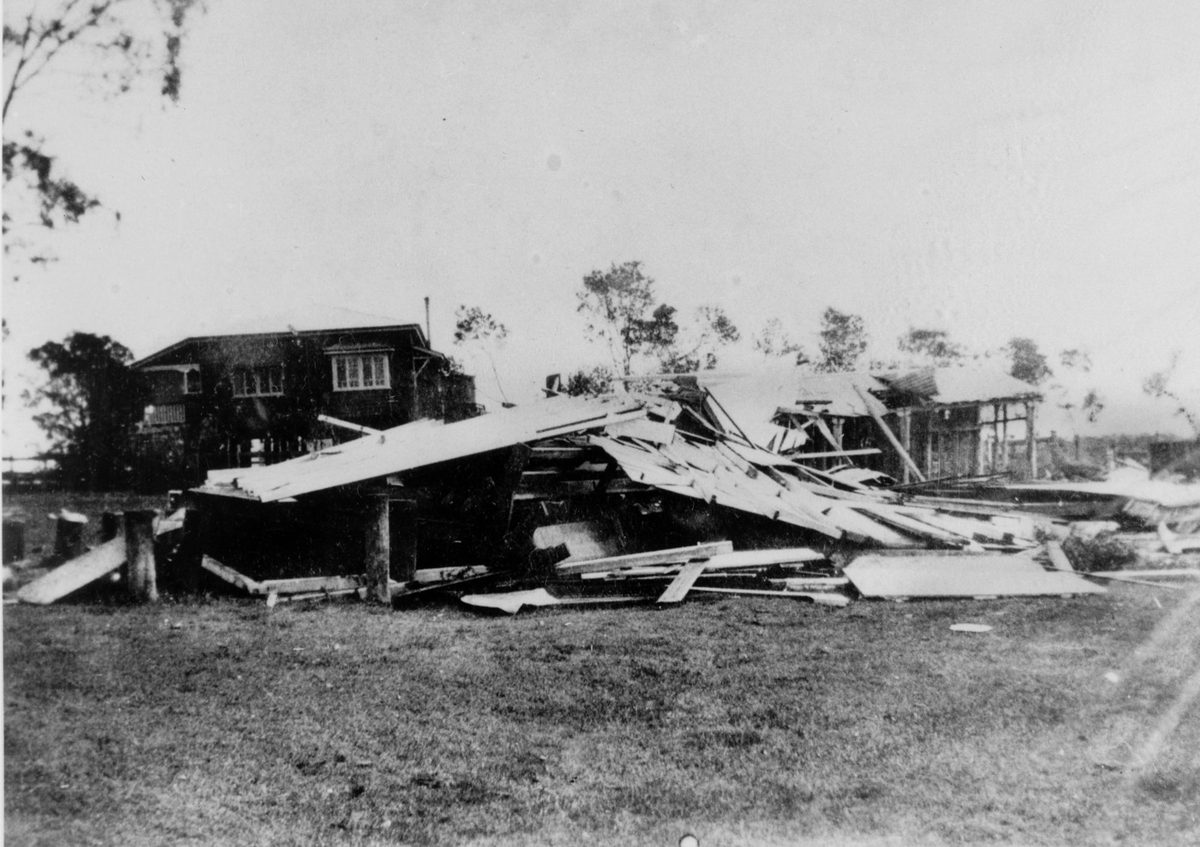 Cyclone damage to Belmont Congregational Church, 1935
