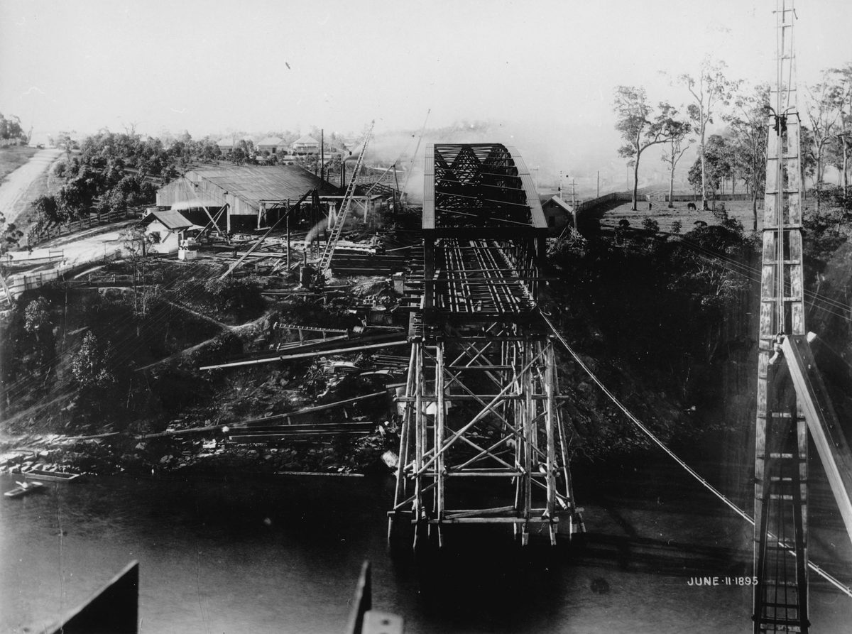 Construction of the second Albert Railway Bridge at Indooroopilly, Brisbane, 1895