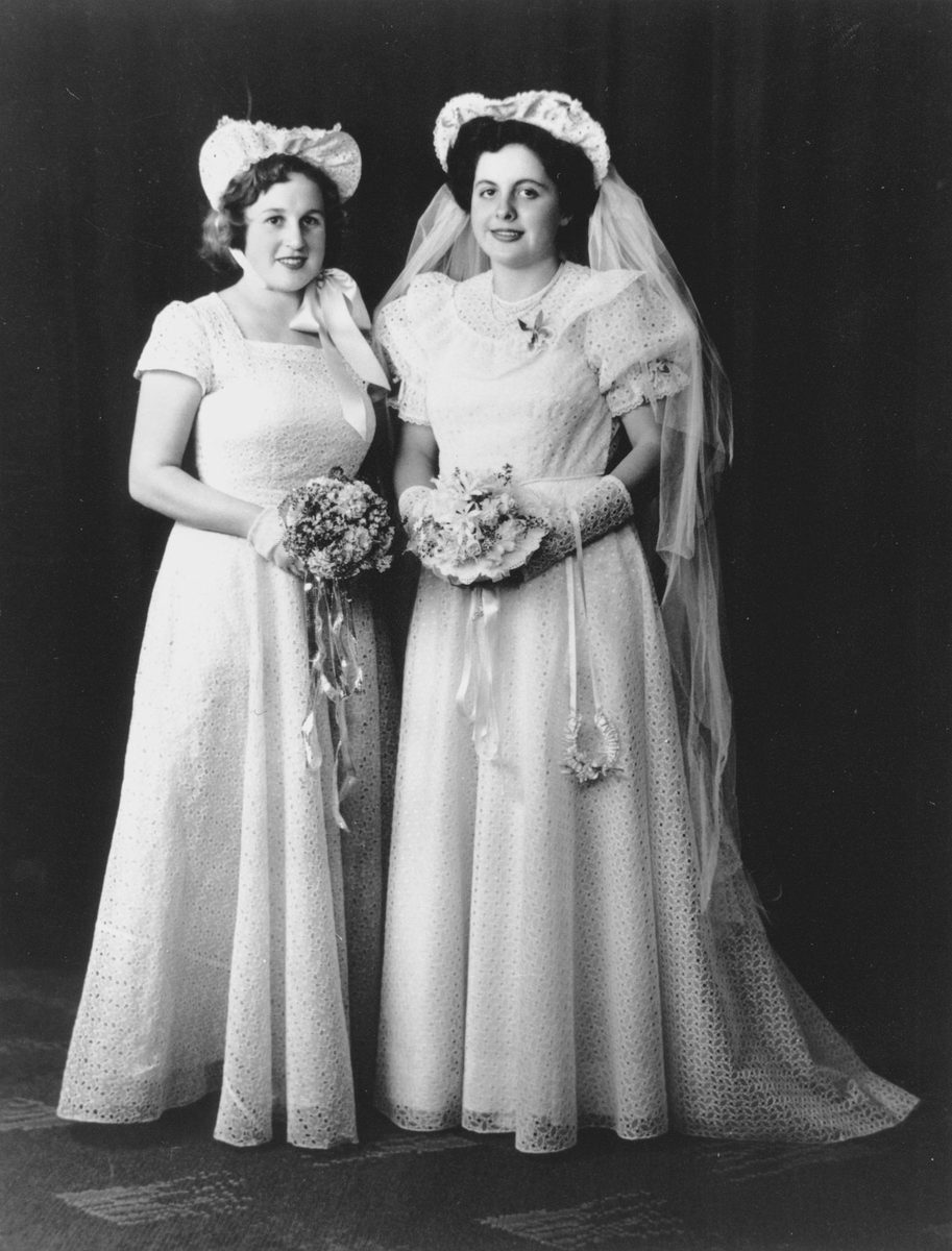 Enid Brunkhorst (nee Mellers) with her bridesmaid, 1949