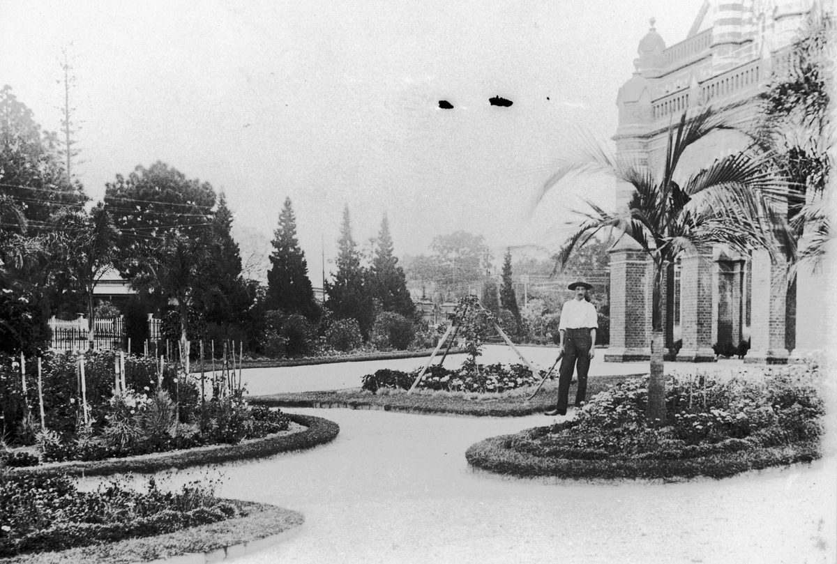 Formal gardens at the Exhibition Building, Brisbane, 1906