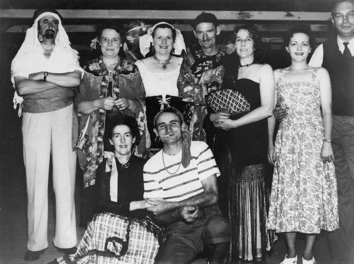 Artists' party at the home of Melville and Yvonne Haysom, 1951