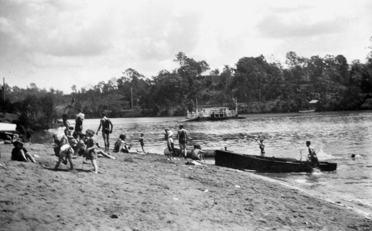 Swimmers enjoying the Brisbane River at Indooroopilly, 1930