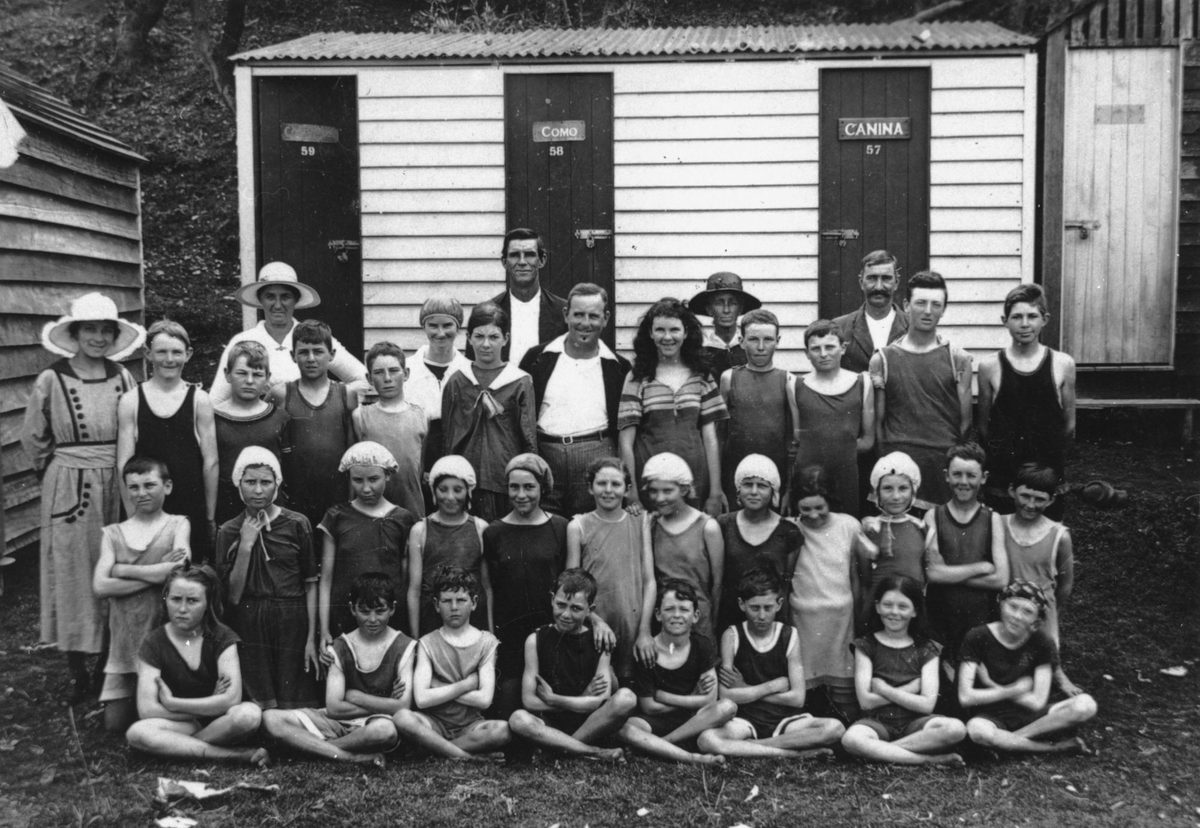 Students and teachers from Eidsvold during their school trip to Redcliffe, 1921