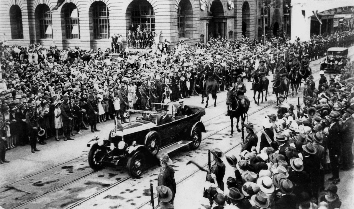 Royal visitors travel down Queen Street, Brisbane in April, 1927