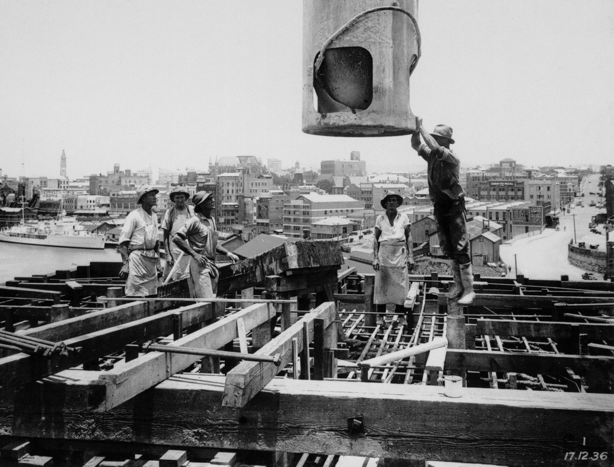 Concreting during the construction of the Story Bridge, Brisbane, 1936