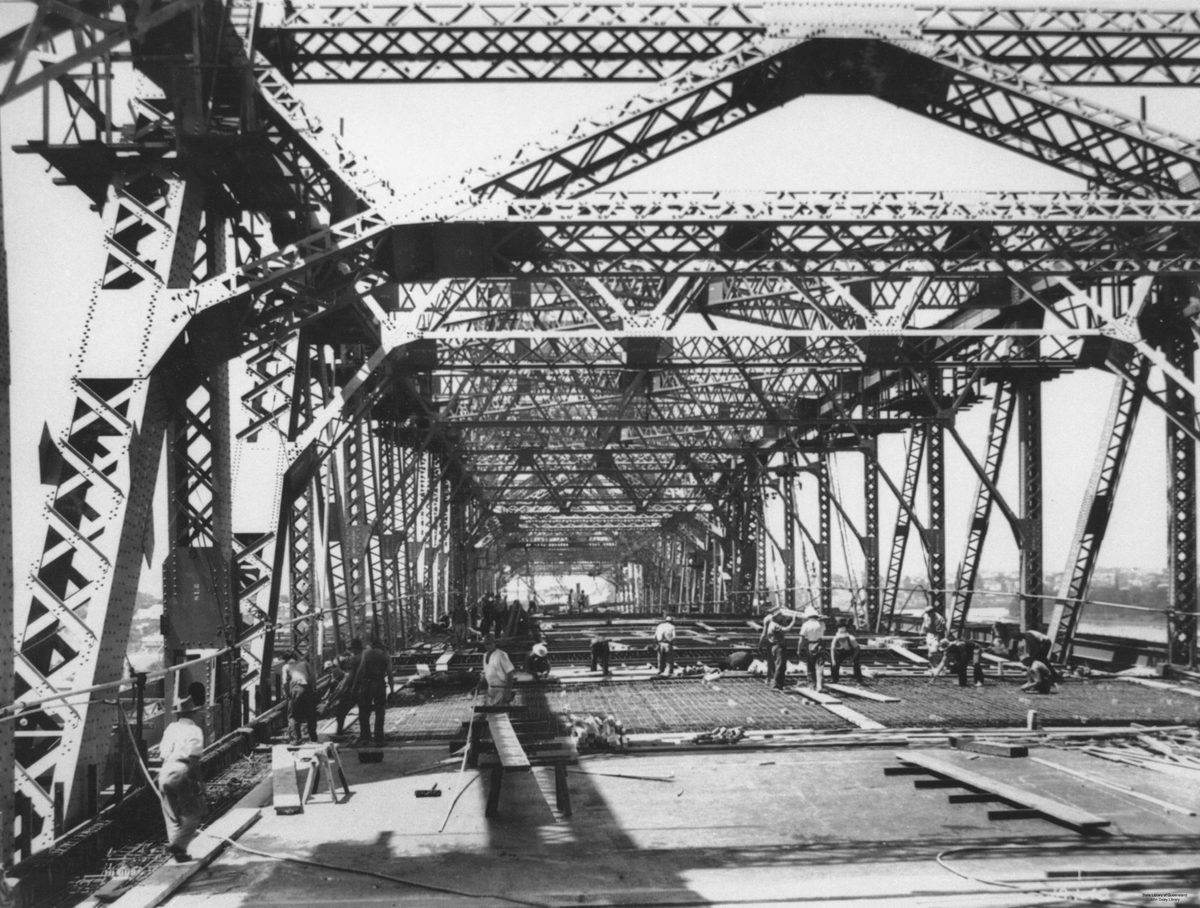 Construction of roadway slab on the Story Bridge, Brisbane, 1940