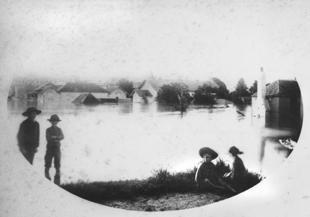 Brisbane floods of 1890 showing the water part way up the Congregational Church