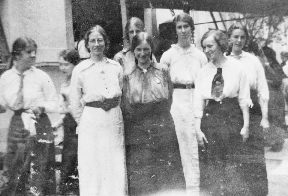 Girls from the 6B Class, Brisbane Girls Grammar School, 1914