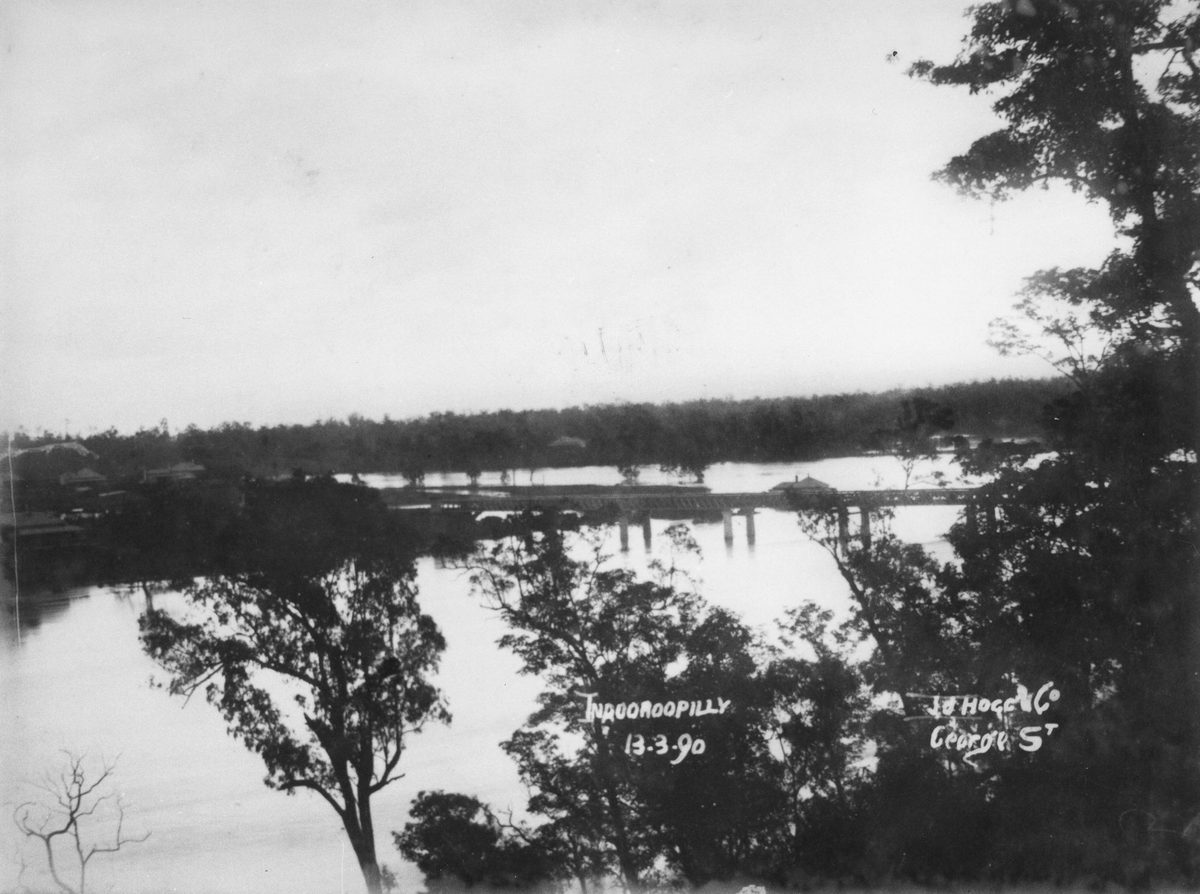 Brisbane River near the Chelmer Reach and Indooroopilly Railway Bridge during the 1890 flood