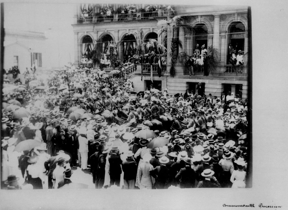Commonwealth Procession outside the Treasury Building, Brisbane, 1901
