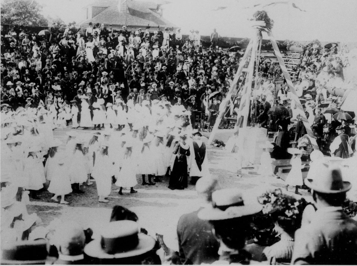 Duke of Cornwall and York laying the foundation stone of St. John's Anglican Cathedral, Brisbane, 1901