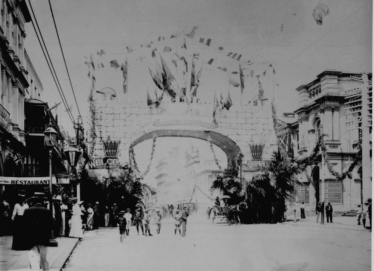 Federation arch in Queen street, Brisbane, 1901