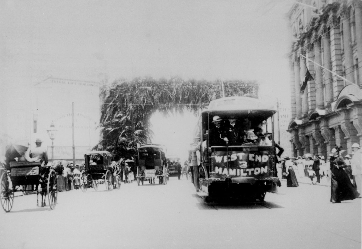 Tram passes through the Custom House Arch, Brisbane, 1901
