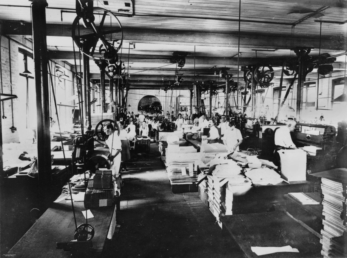 Binding department at the Government Printing Office, Brisbane, 1921
