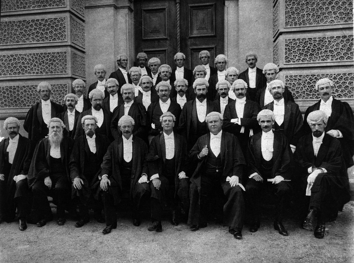 Barristers of the Queensland Bar outside the Supreme Court in Brisbane in 1901