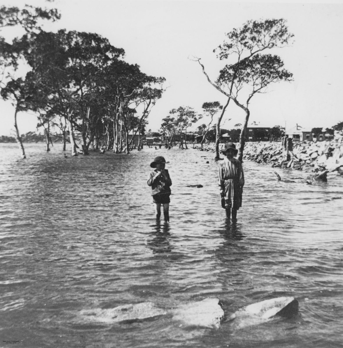 Two of the Linning family children at Sandgate, Brisbane, 1912