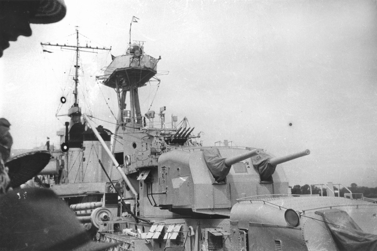 One of the cruisers in the American squadron visiting Brisbane, March 1941
