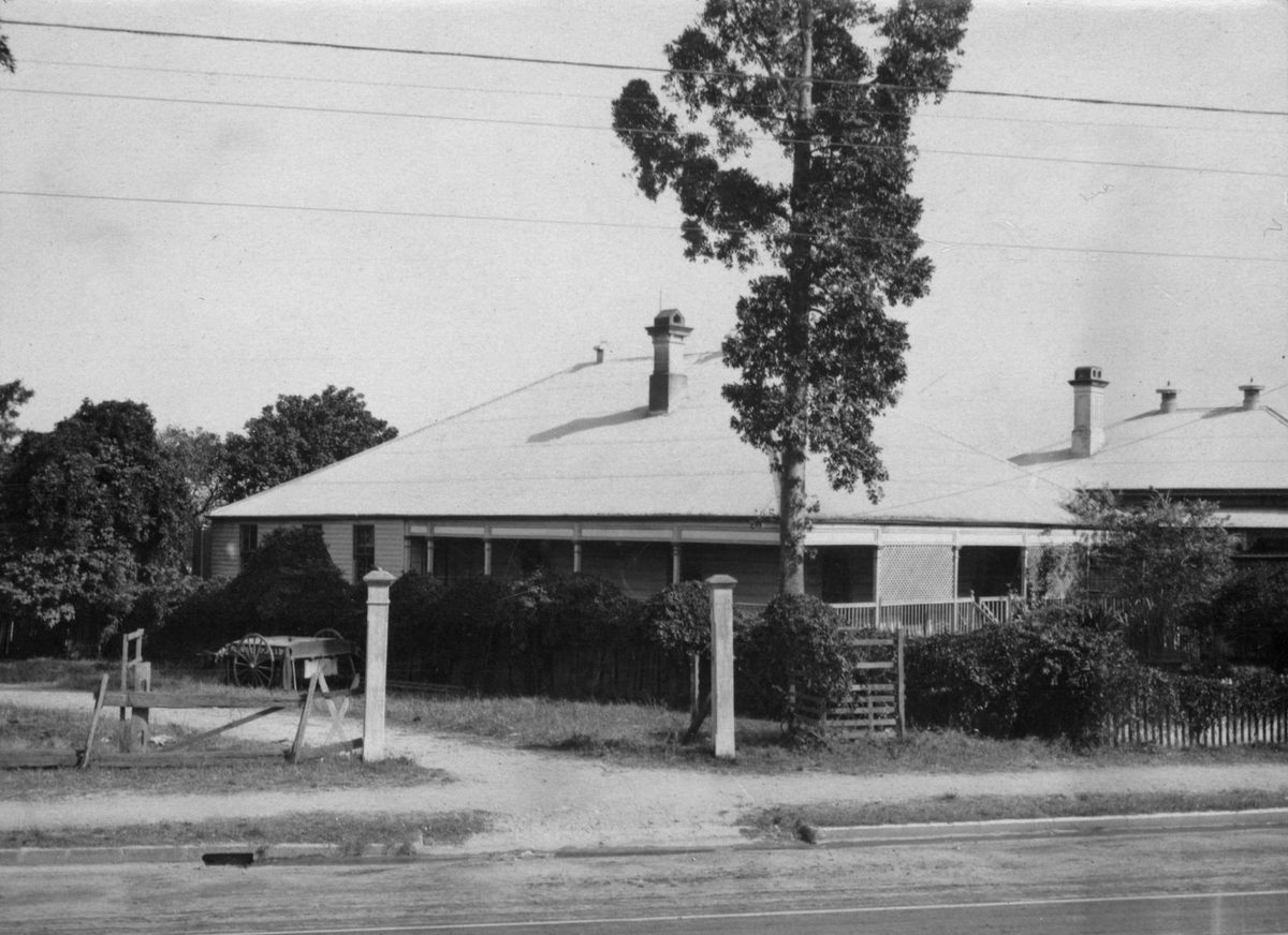 Side view of Rocky Bank in New Farm, Brisbane, 1914