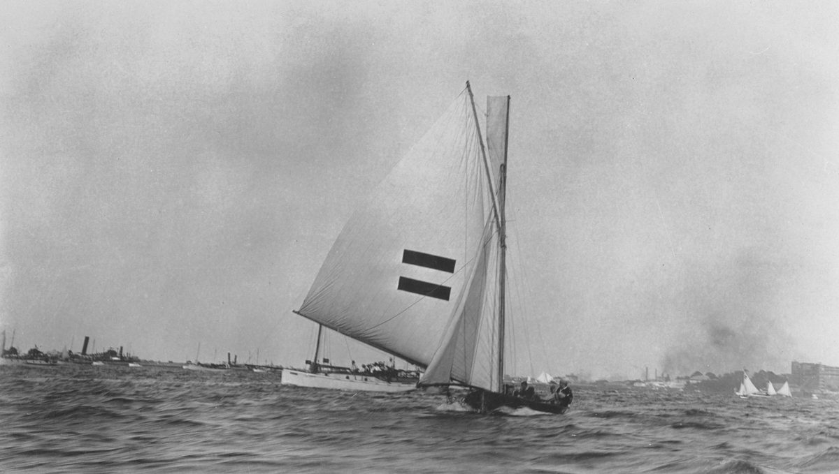Sailing boat at the finish of the Australian Championship in Brisbane, 1932