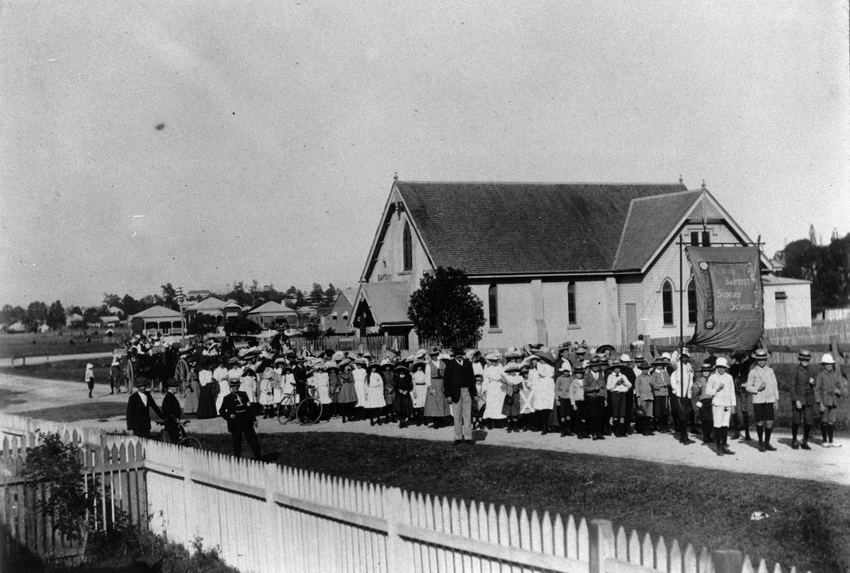 Sunday school procession by the Albion Baptist Church for Empire Day on 25 May 1908