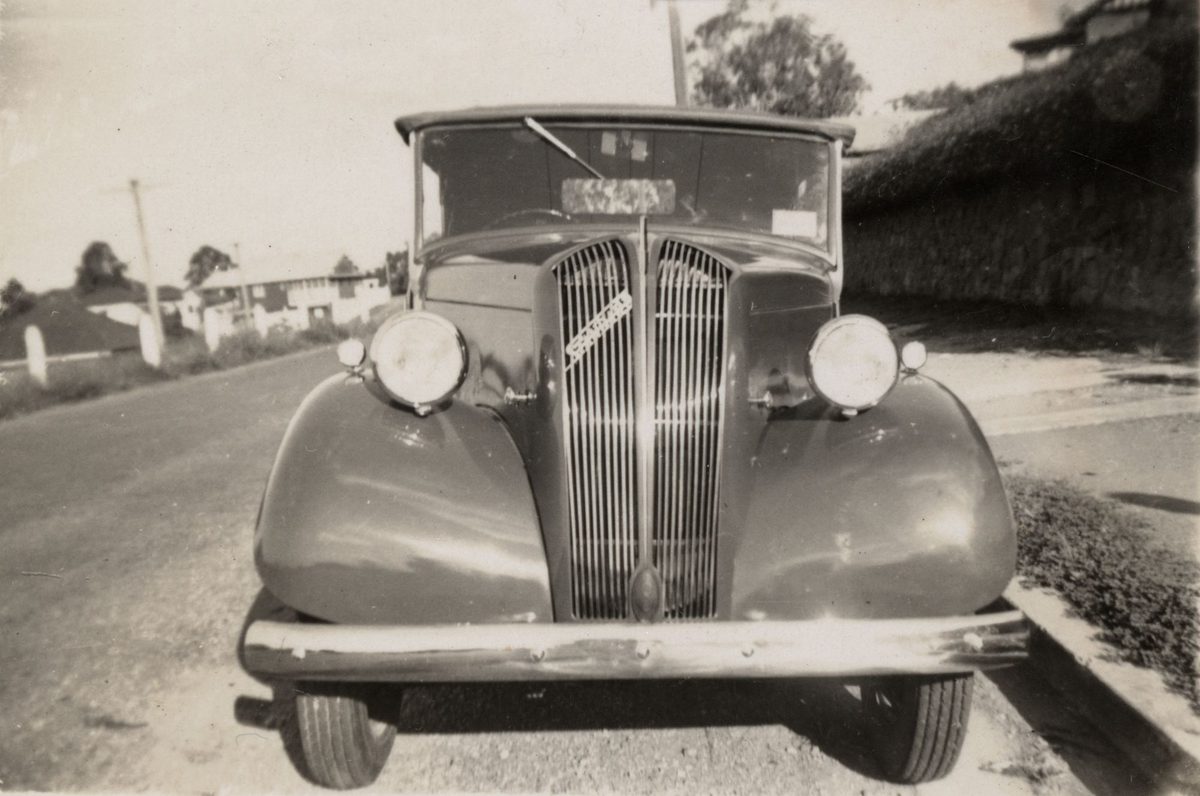 Front view of a Standard eight horsepower sports tourer, Brisbane, 1950
