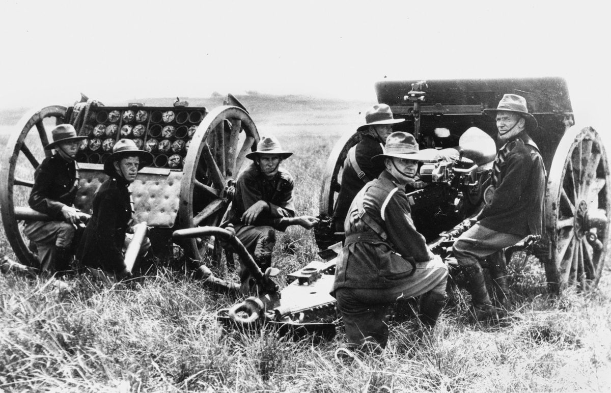 Artillery and ammunition at the Lytton army camp, Brisbane