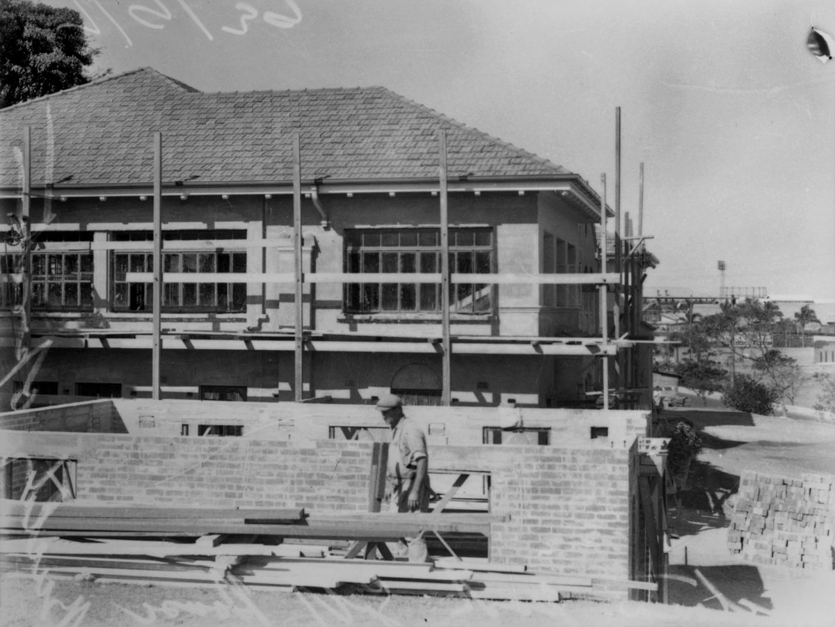 Construction work on the Victoria Park Golf Clubhouse, Herston, 1939