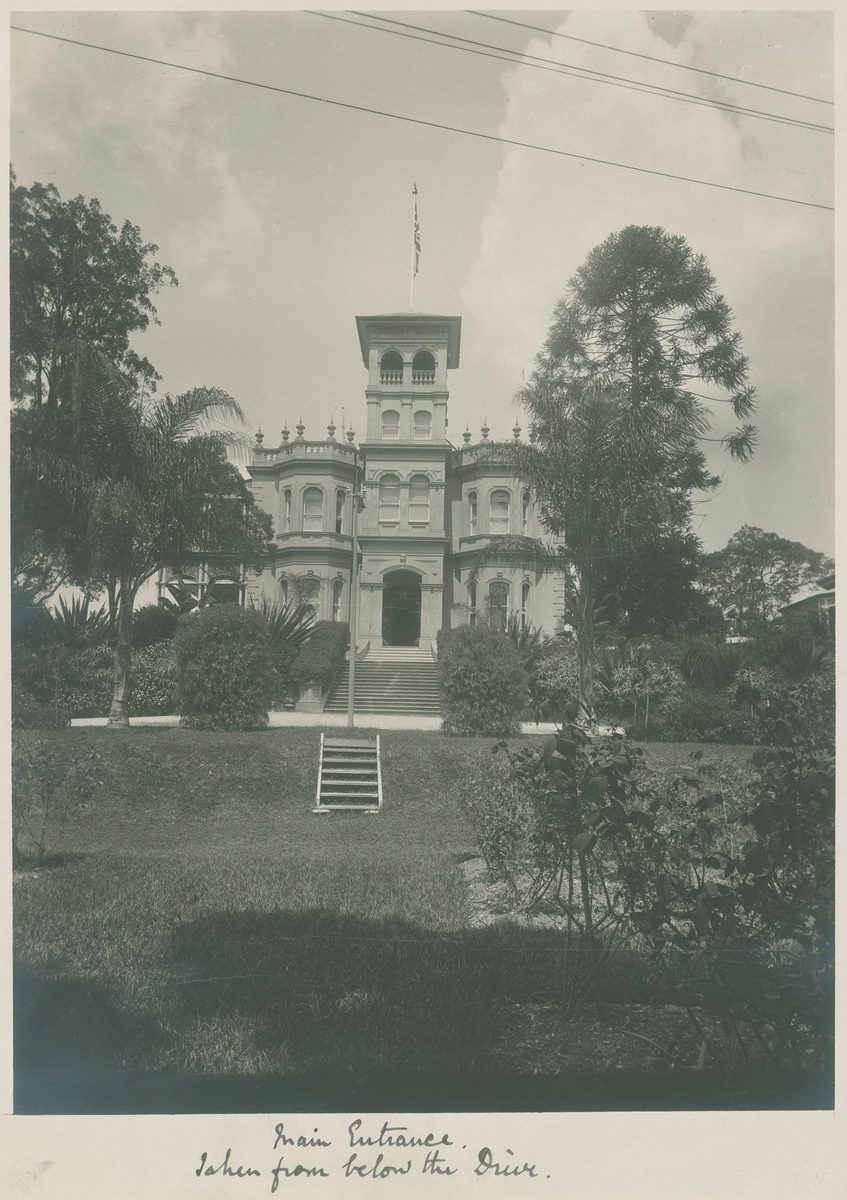 View of the main entrance of Government House, Brisbane, 1915