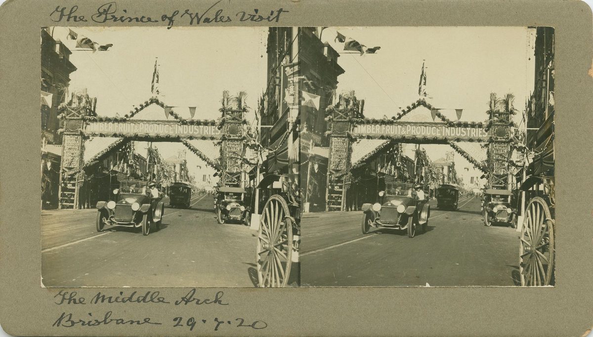 Ceremonial arch, known as the Middle Arch, erected in Queen Street, Brisbane, 1920