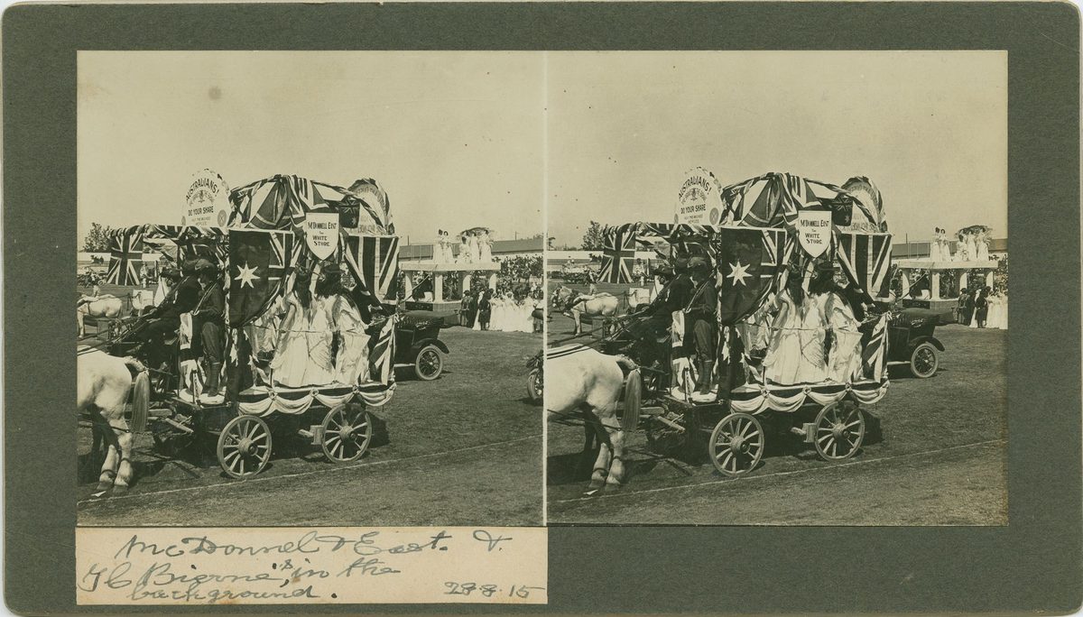 Parade of floats in Brisbane, 1915