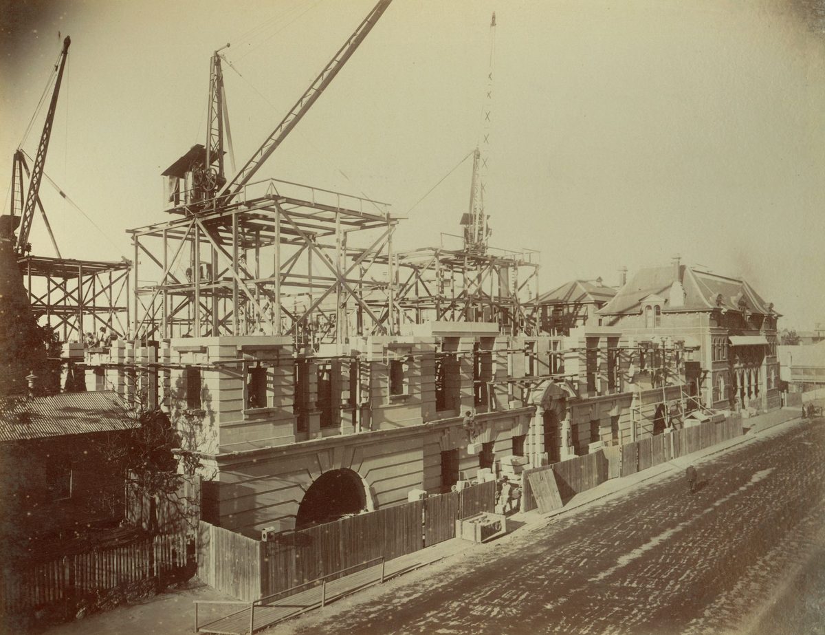 William Street view of the new Lands and Survey Offices, Brisbane, 1902