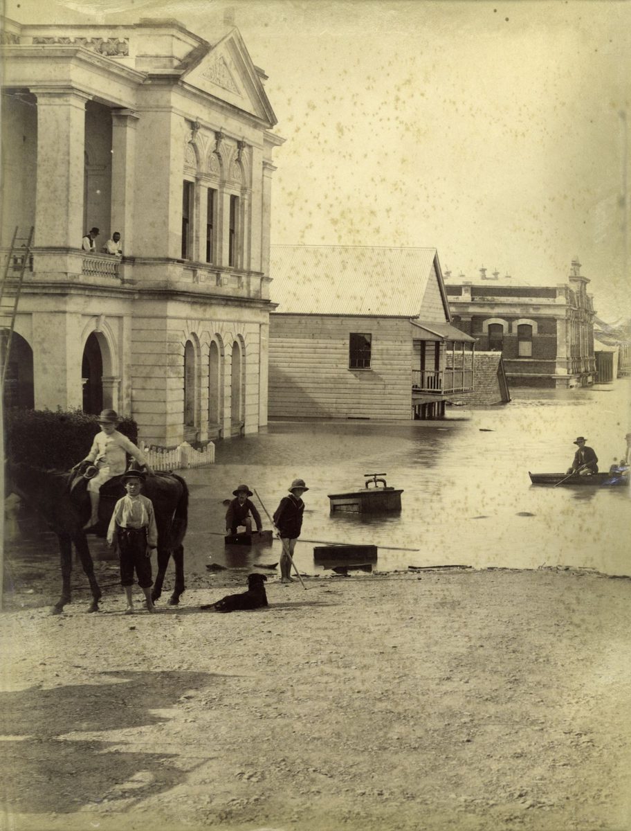 Floodwaters in East Street, Ipswich, 1893