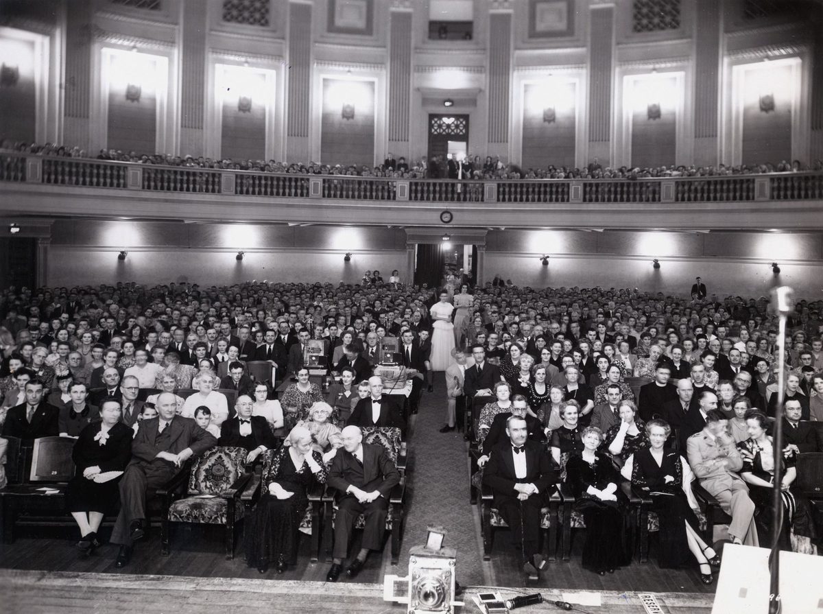 Audience at the Royal Geographical Society lecture at City Hall, Brisbane, November 1946
