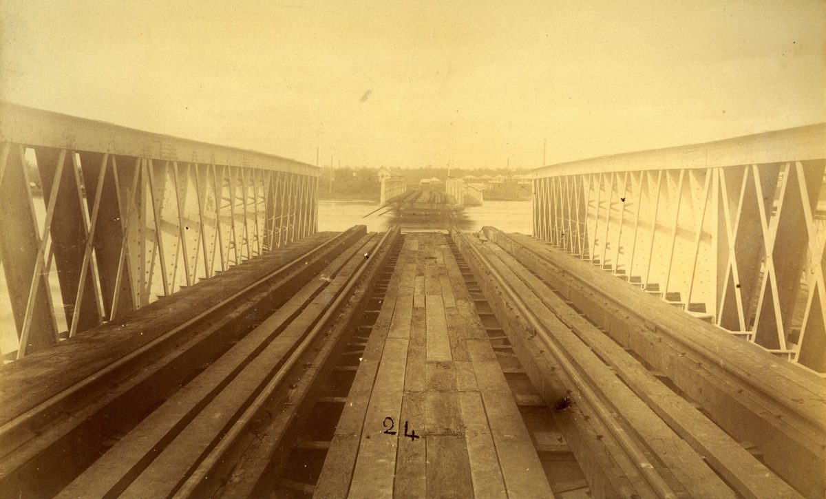 Albert Bridge half washed away in the 1893 floods