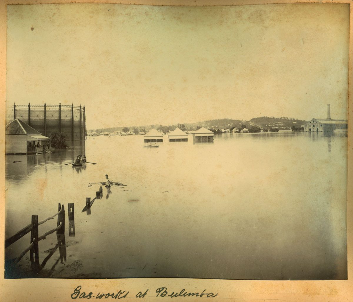 Gasworks and houses surrounded by floodwaters, Newstead, 1893