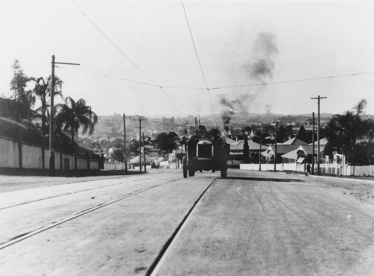Fire engine climbing up Gladstone Road towards Dornoch Terrace, Highgate Hill, 1929