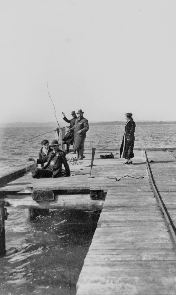 Cabbage Tree Creek jetty at Shorncliffe, 1918