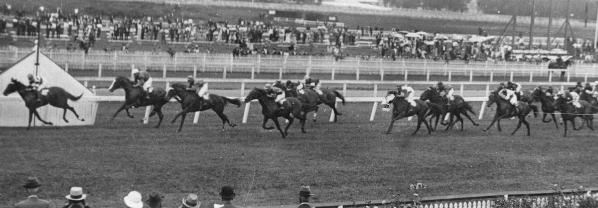 Wilruna wins a race at Ascot, Brisbane, 1931