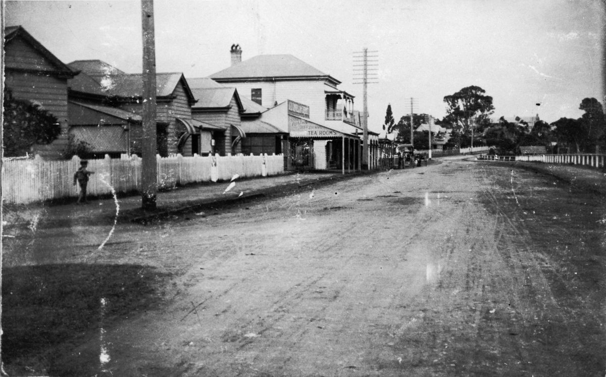 Streetscape of the Upper Esplanade in Shorncliffe, Brisbane, 1917
